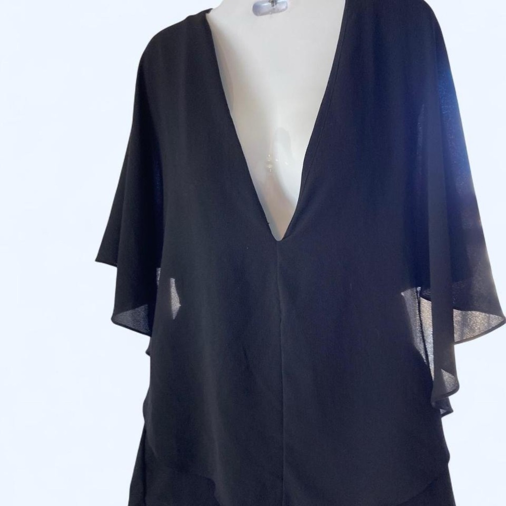 Black sheer chiffon shorts jumper w deep v neck & 3/4 sleeves Forever 21 S